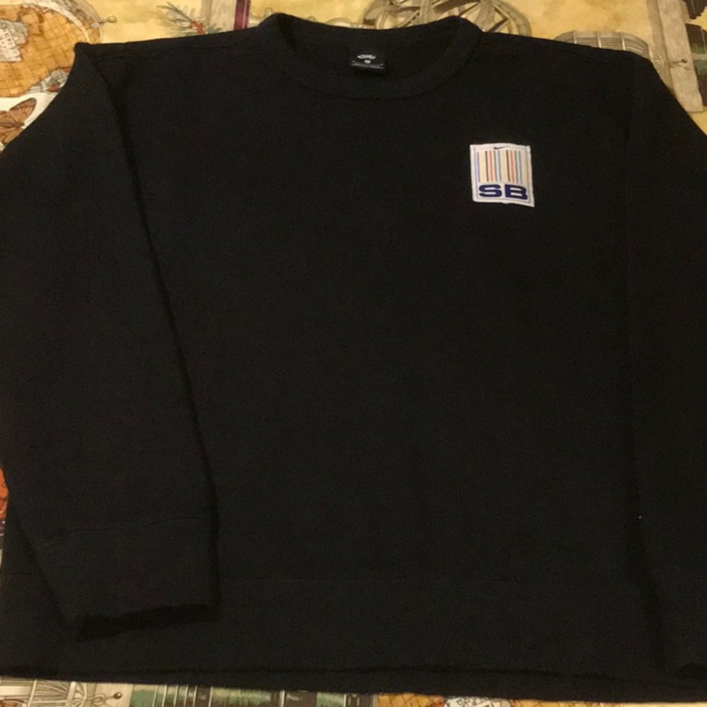 Nike SB Sweatshirt  Men's Size M.Preowned, No stains or rips. Black.